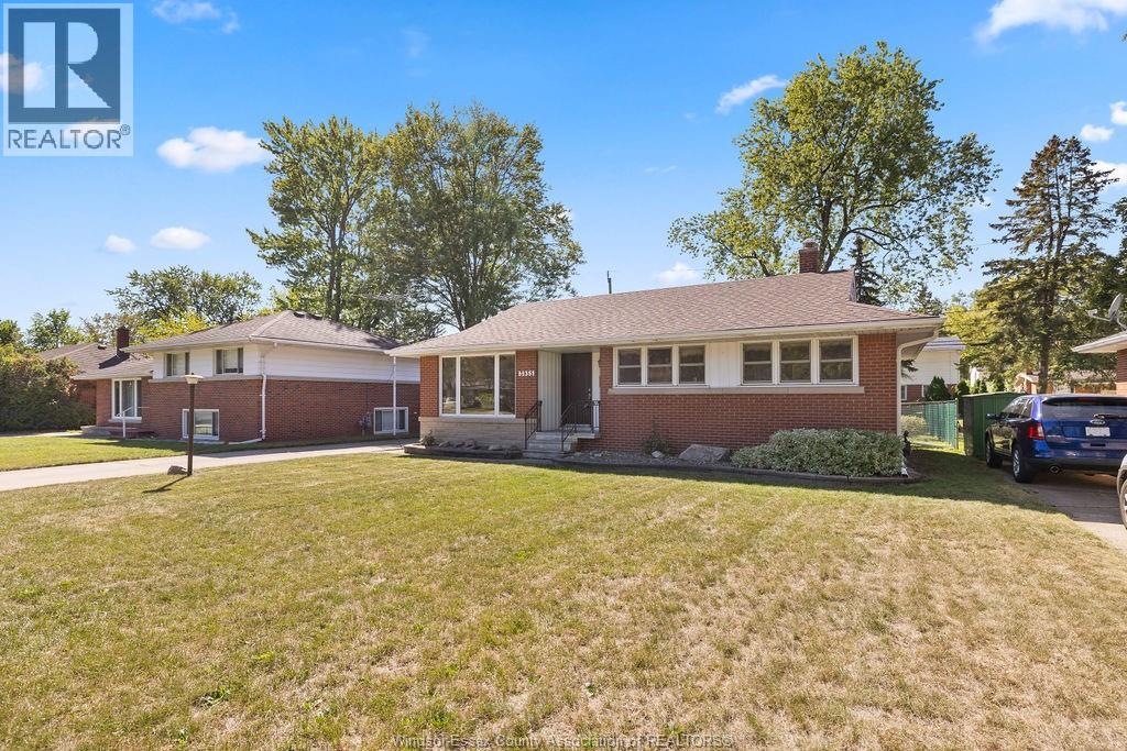 3955 Mount Royal Drive, Windsor, Ontario  N9G 2B8 - Photo 3 - 25025656