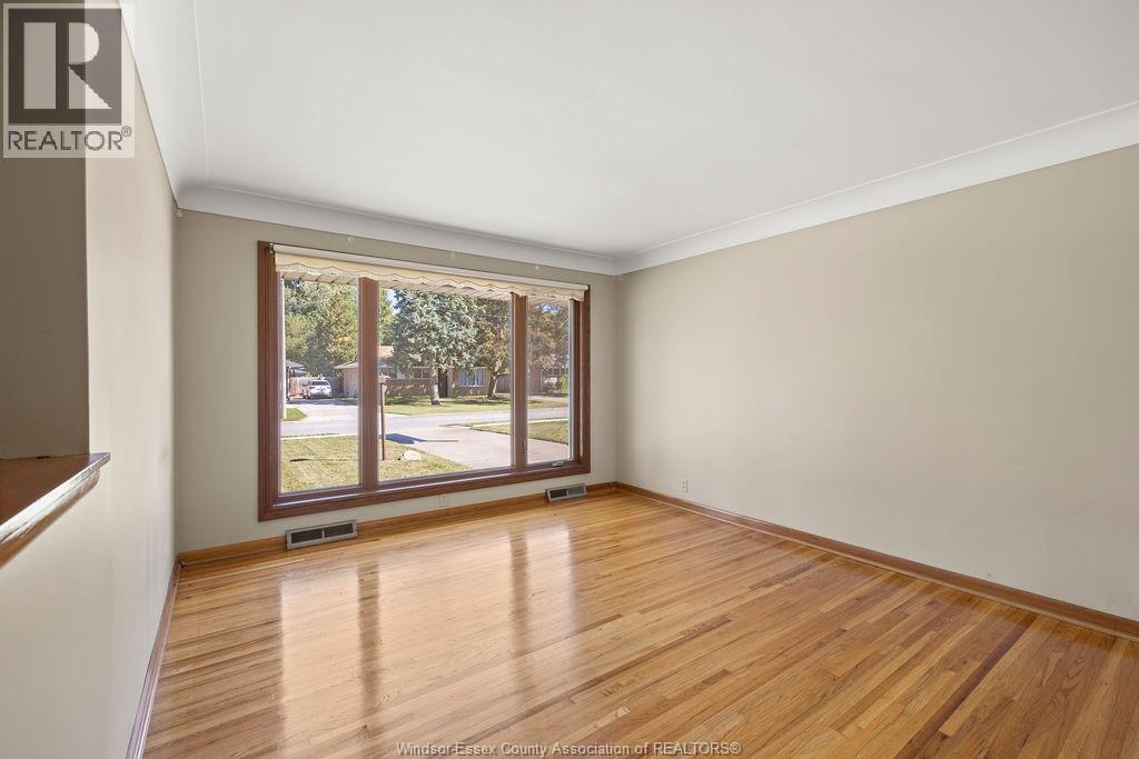 3955 Mount Royal Drive, Windsor, Ontario  N9G 2B8 - Photo 5 - 25025656