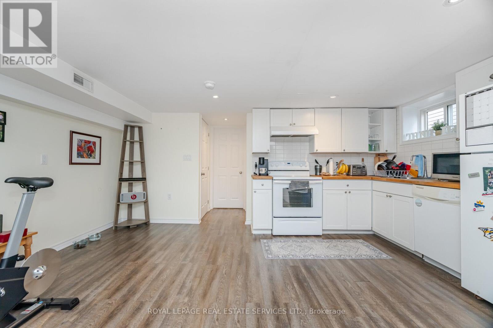 Lower - 96 Simpson Avenue, Toronto, Ontario  M8Z 1E3 - Photo 7 - W12451461