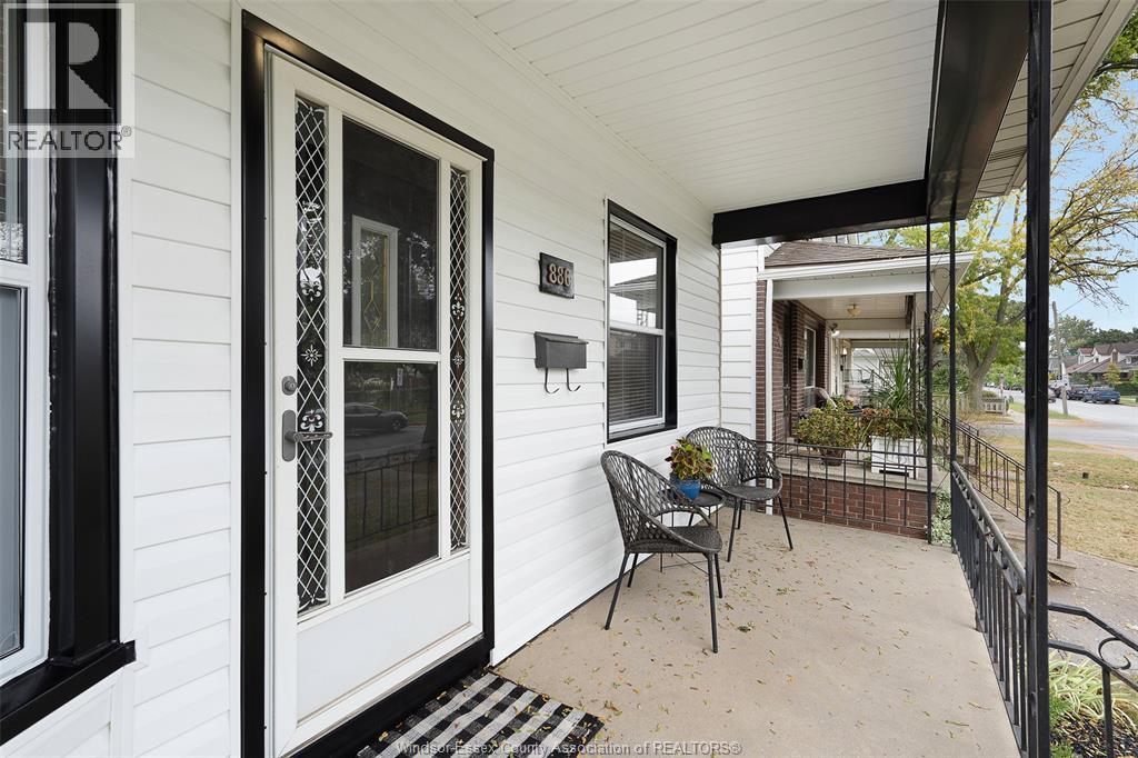 886 Gladstone Avenue, Windsor, Ontario  N9A 2R4 - Photo 4 - 25025649