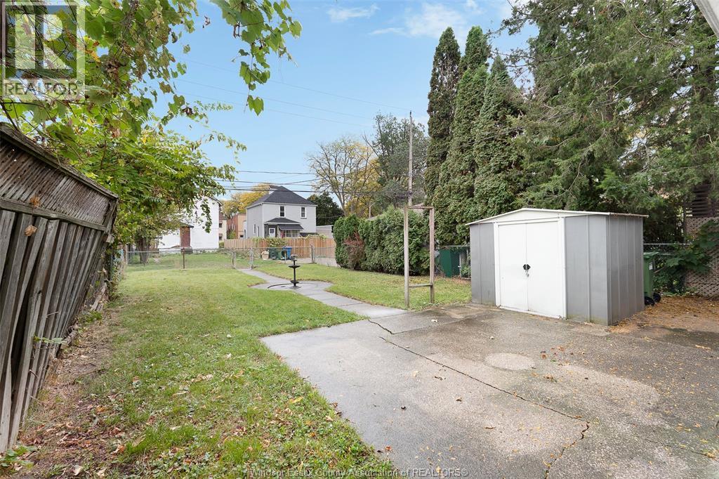 886 Gladstone Avenue, Windsor, Ontario  N9A 2R4 - Photo 5 - 25025649