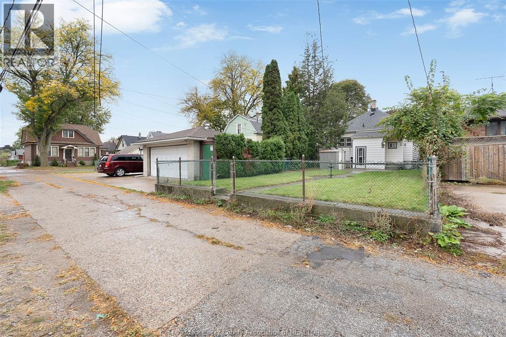 886 Gladstone Avenue, Windsor, Ontario  N9A 2R4 - Photo 8 - 25025649