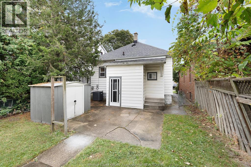 886 Gladstone Avenue, Windsor, Ontario  N9A 2R4 - Photo 9 - 25025649