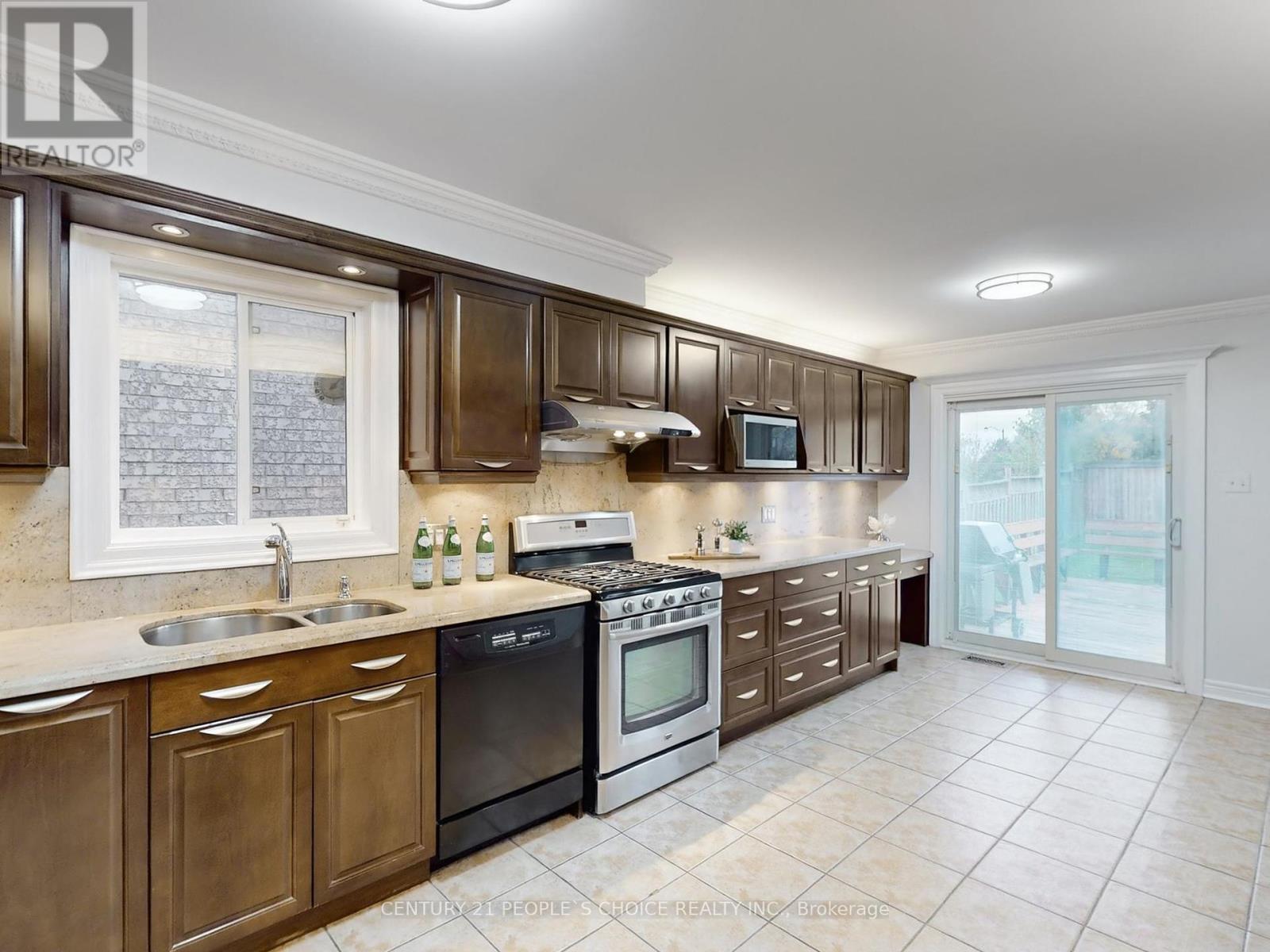 6441 Seaver Road, Mississauga, Ontario  L5V 2H9 - Photo 15 - W12451462