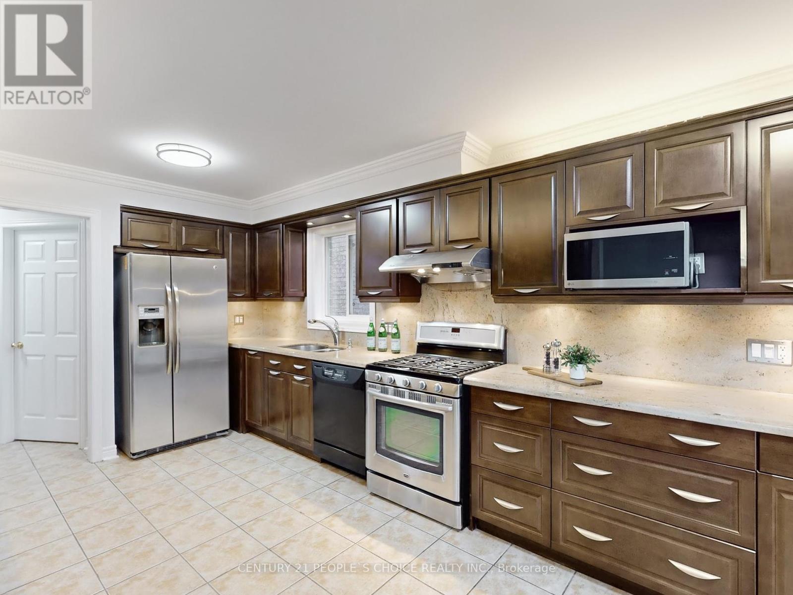6441 Seaver Road, Mississauga, Ontario  L5V 2H9 - Photo 17 - W12451462