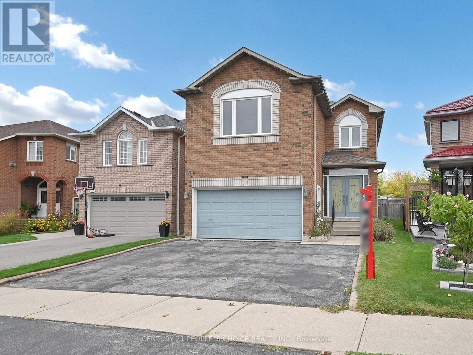6441 Seaver Road, Mississauga, Ontario  L5V 2H9 - Photo 2 - W12451462