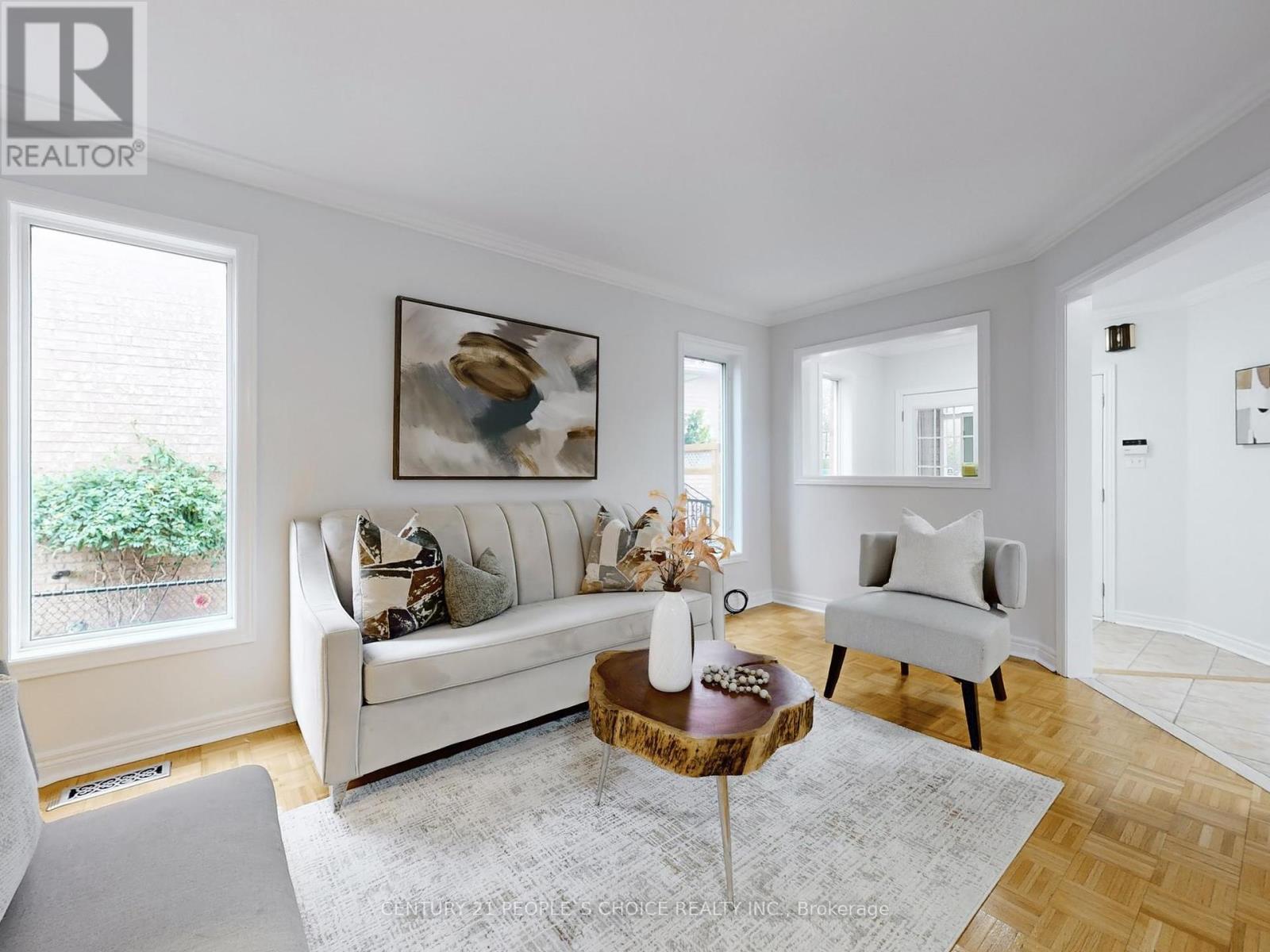 6441 Seaver Road, Mississauga, Ontario  L5V 2H9 - Photo 4 - W12451462