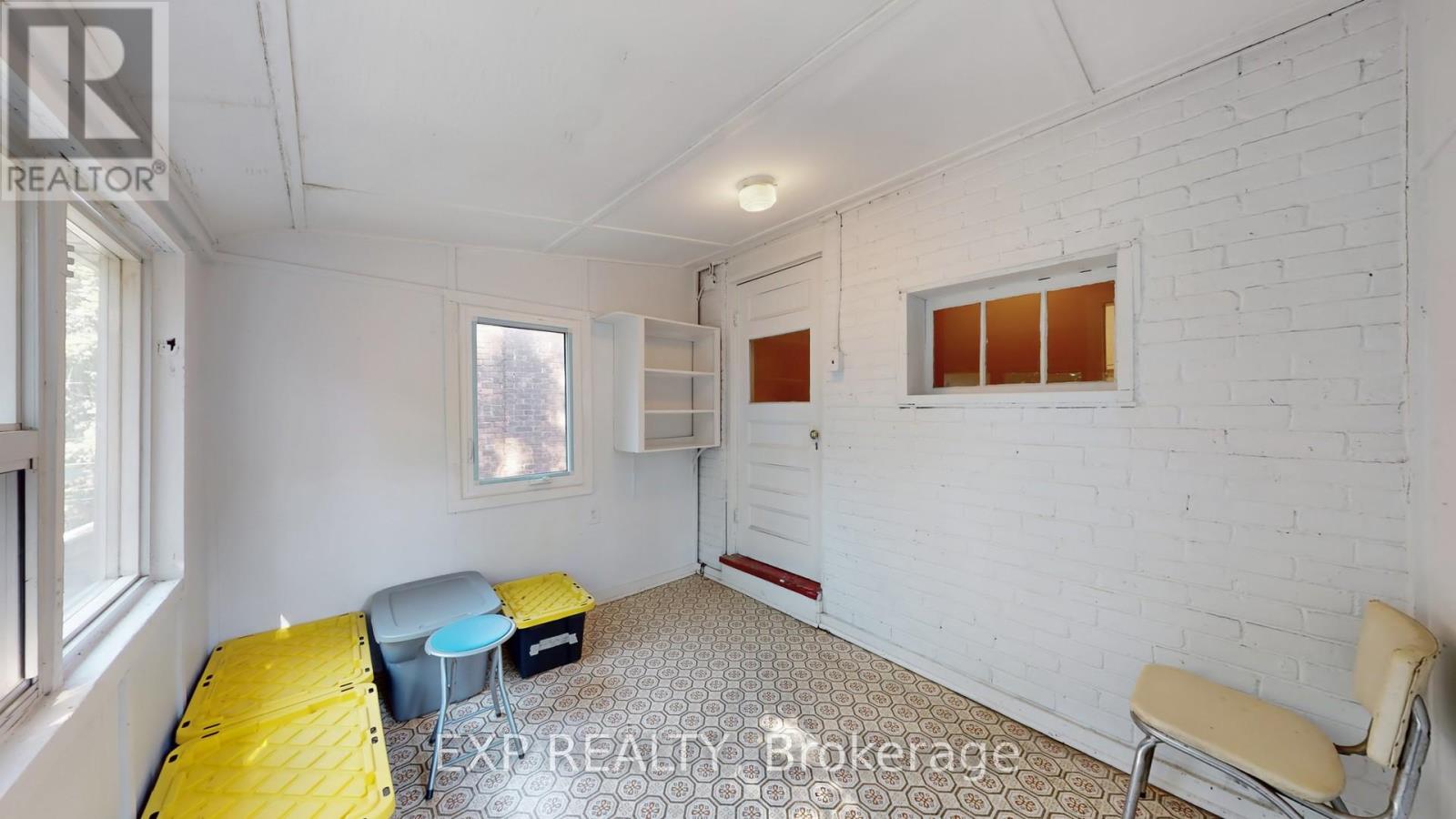 126 Close Avenue, Toronto, Ontario  M6K 2V5 - Photo 11 - W12451467