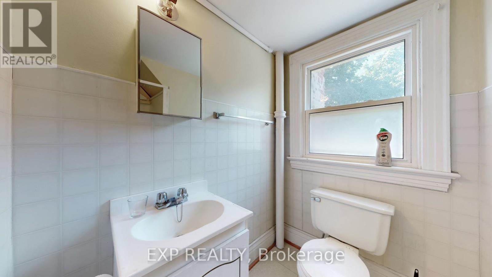 126 Close Avenue, Toronto, Ontario  M6K 2V5 - Photo 22 - W12451467
