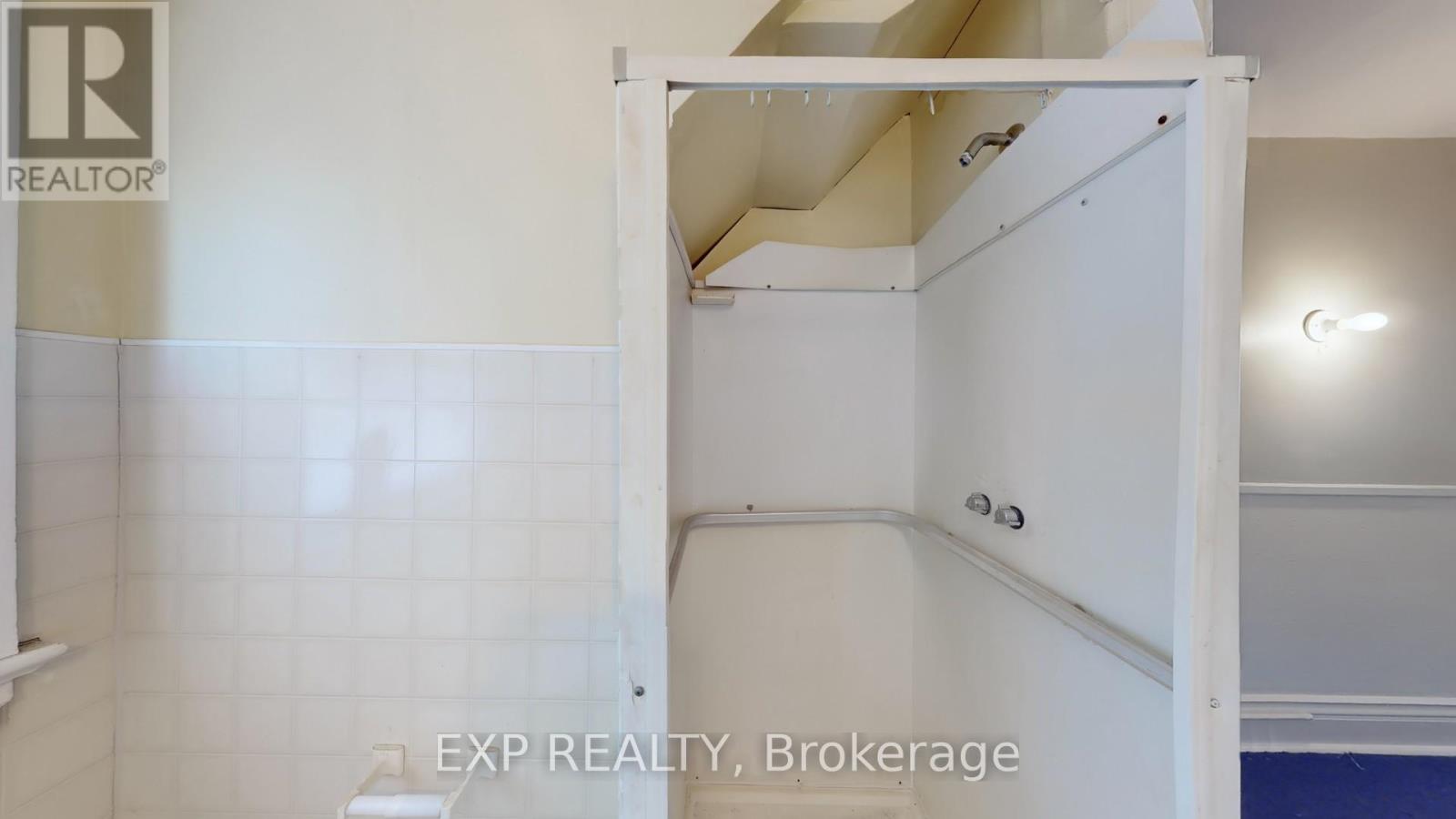 126 Close Avenue, Toronto, Ontario  M6K 2V5 - Photo 24 - W12451467