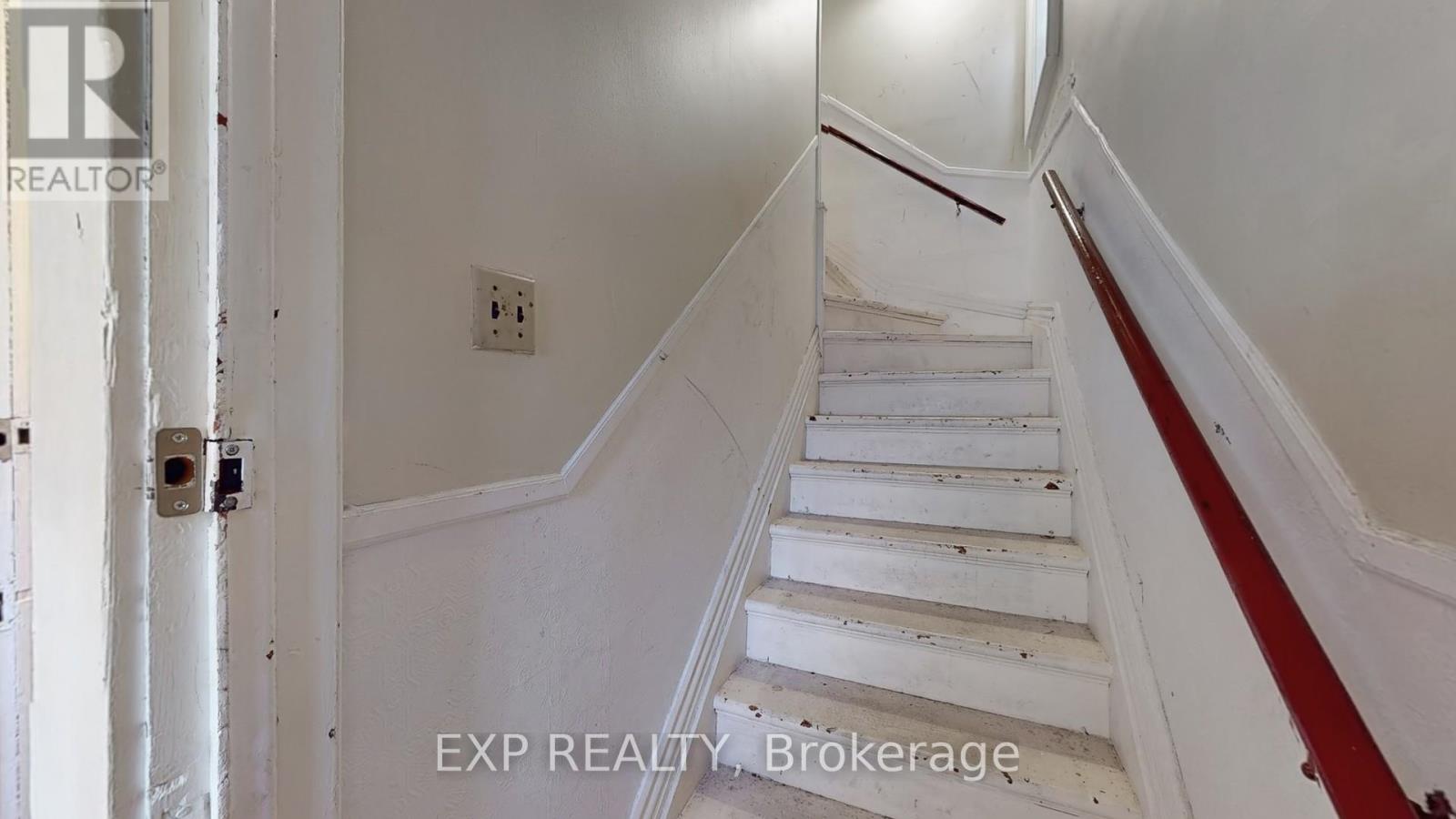 126 Close Avenue, Toronto, Ontario  M6K 2V5 - Photo 26 - W12451467