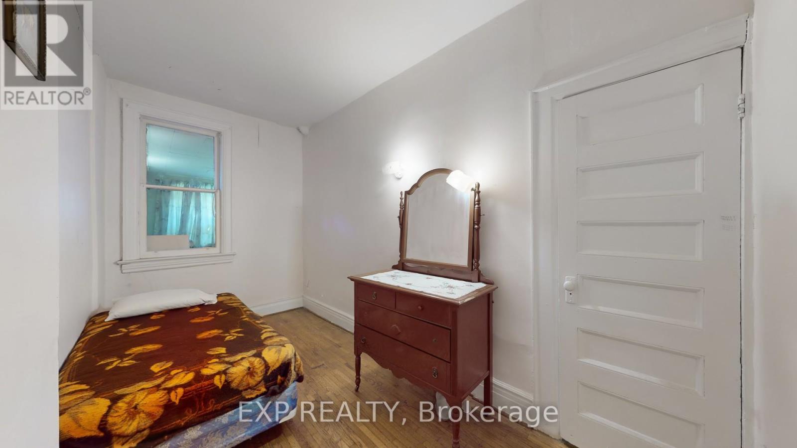 126 Close Avenue, Toronto, Ontario  M6K 2V5 - Photo 38 - W12451467