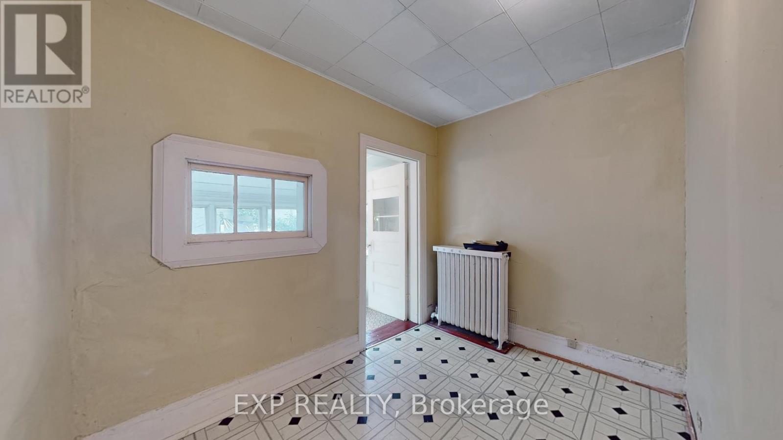 126 Close Avenue, Toronto, Ontario  M6K 2V5 - Photo 7 - W12451467