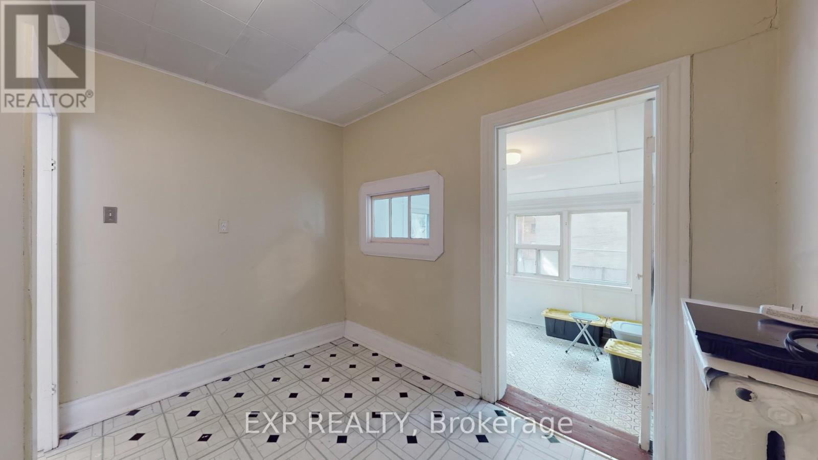 126 Close Avenue, Toronto, Ontario  M6K 2V5 - Photo 8 - W12451467