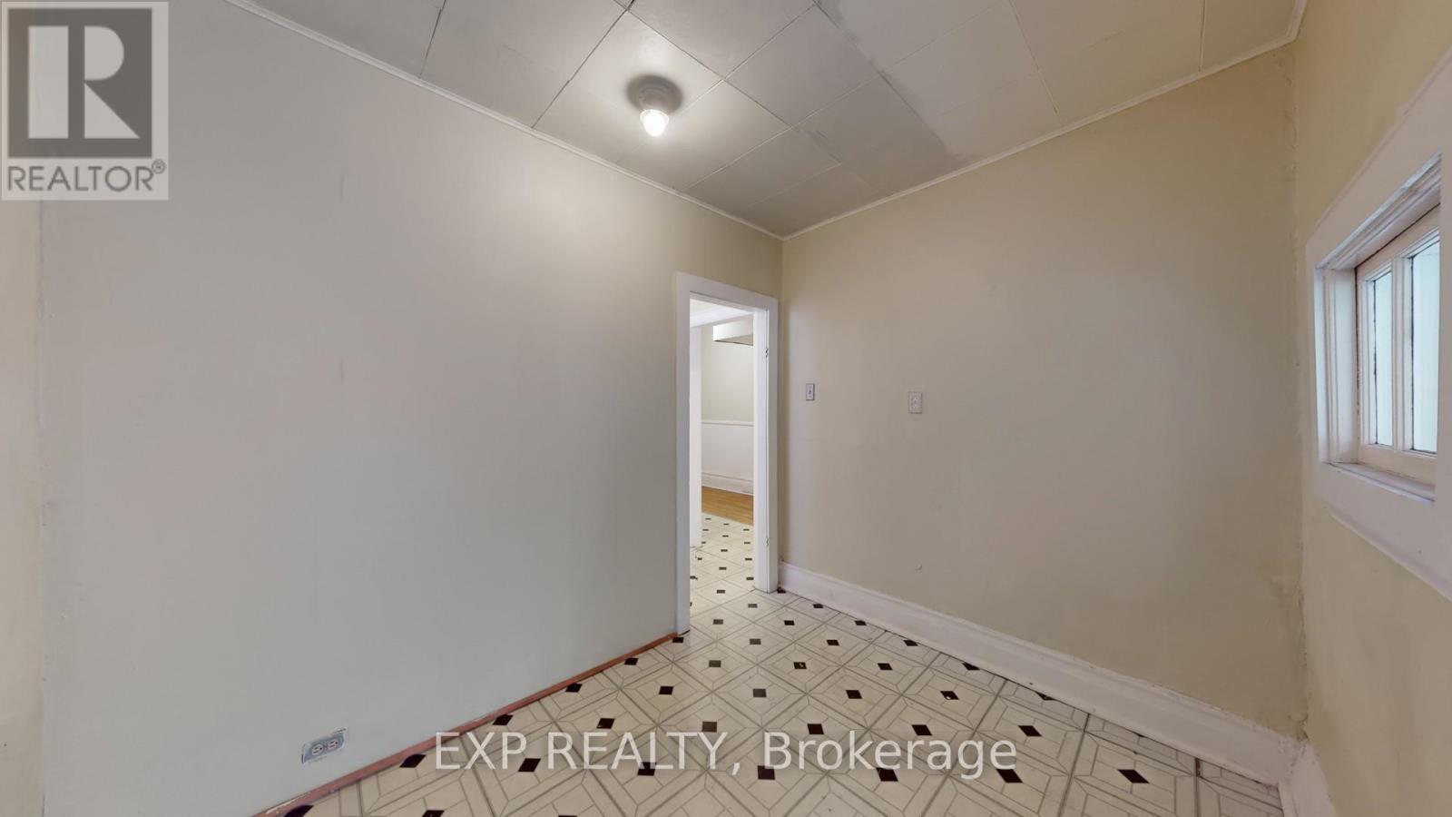 126 Close Avenue, Toronto, Ontario  M6K 2V5 - Photo 9 - W12451467