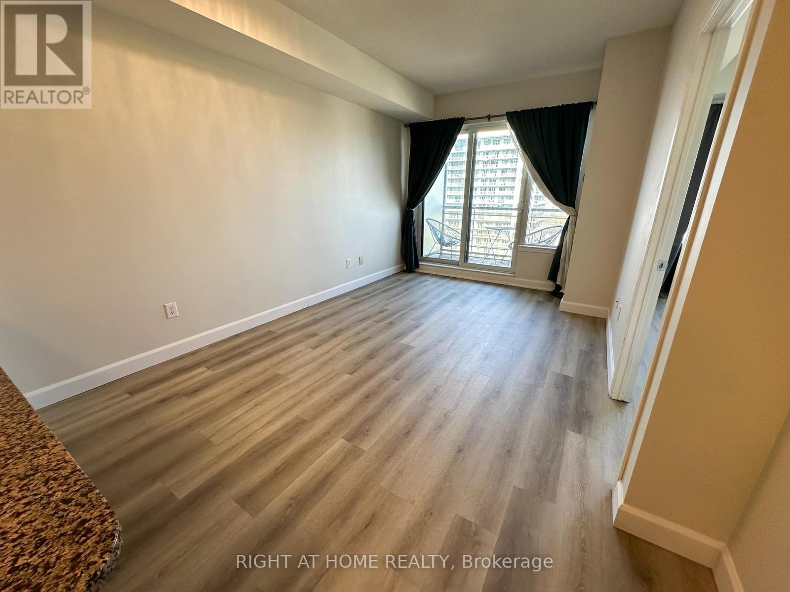 2604 - 385 Prince Of Wales Drive, Mississauga, Ontario  L5B 0C6 - Photo 4 - W12451478
