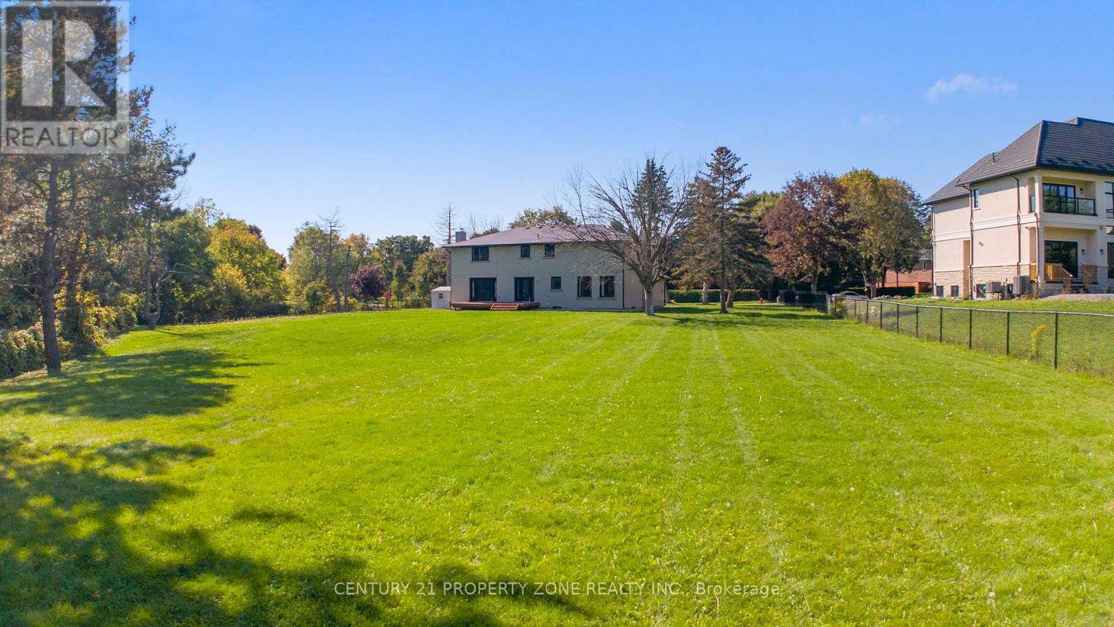 14 Huttonville Drive, Brampton, Ontario  L6X 0C1 - Photo 5 - W12451488