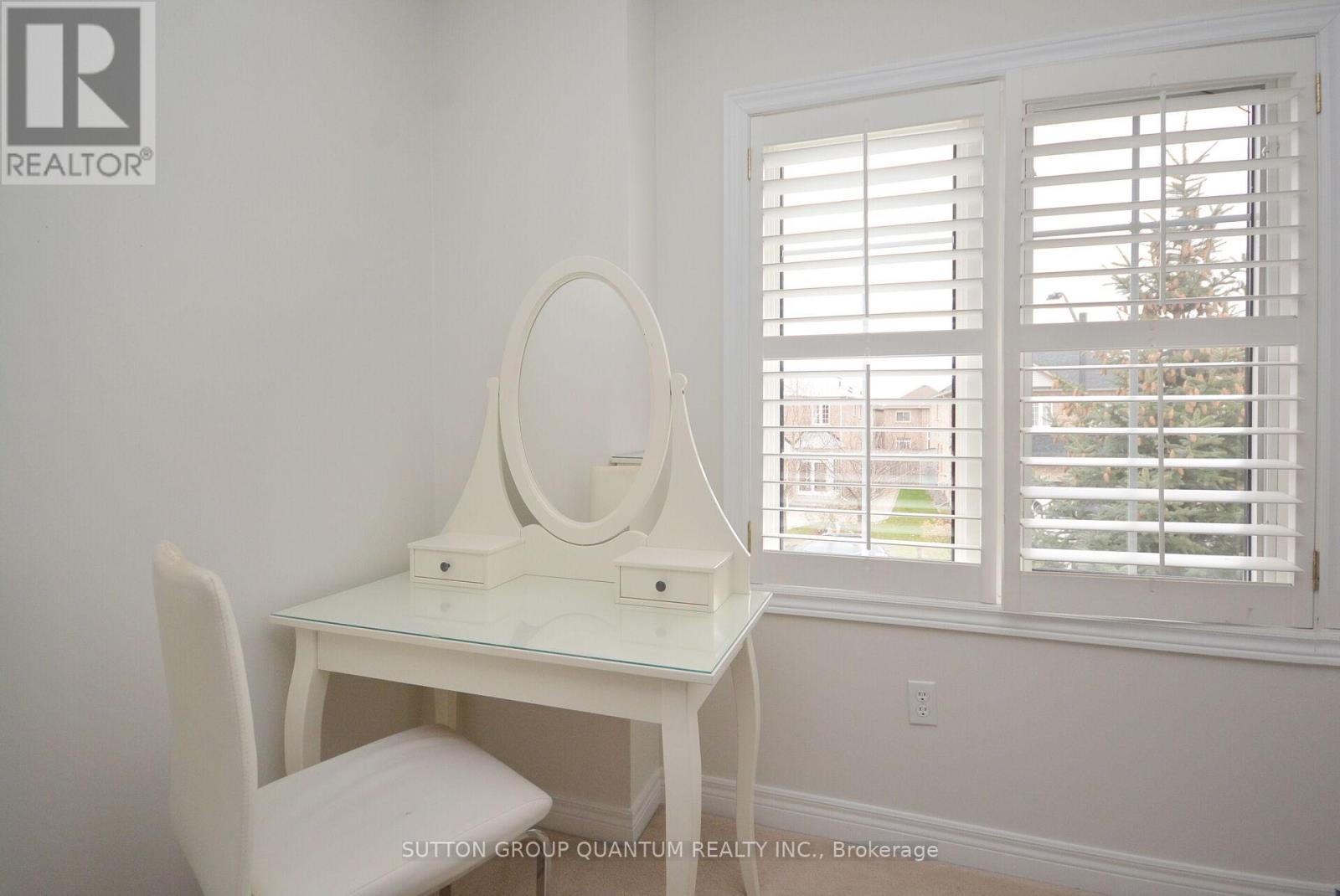 5679 Longboat Avenue, Mississauga, Ontario  L5M 7E6 - Photo 21 - W12451496