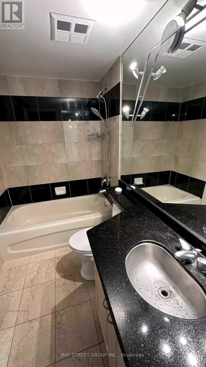 2407 - 550 Webb Drive, Mississauga, Ontario  L5B 3Y4 - Photo 11 - W12451499