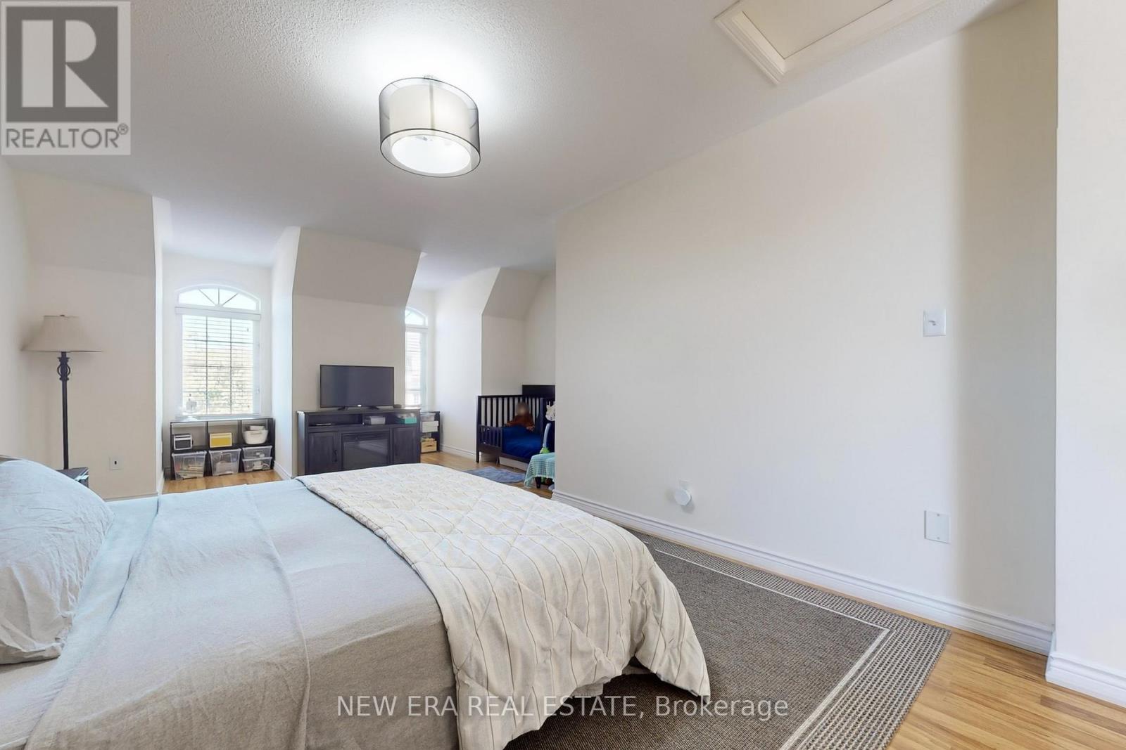 33 Sergio Marchi Street, Toronto, Ontario  M3L 0E5 - Photo 32 - W12451508