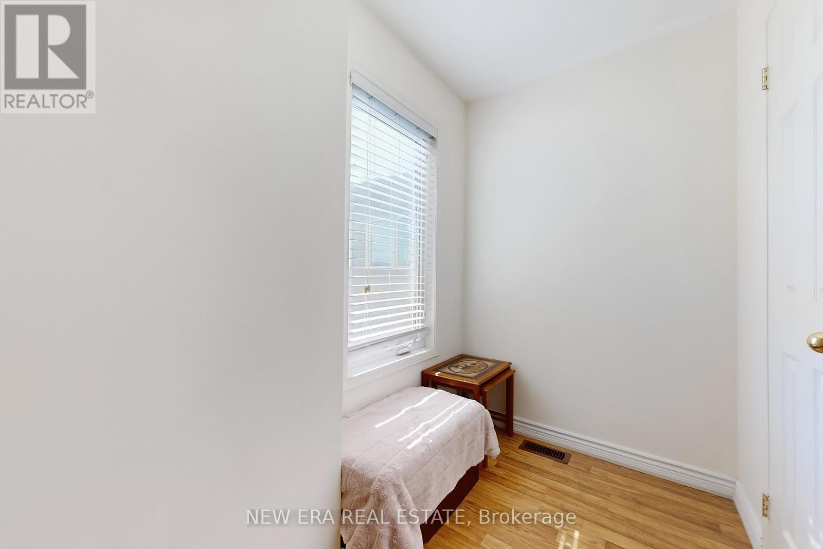 33 Sergio Marchi Street, Toronto, Ontario  M3L 0E5 - Photo 35 - W12451508