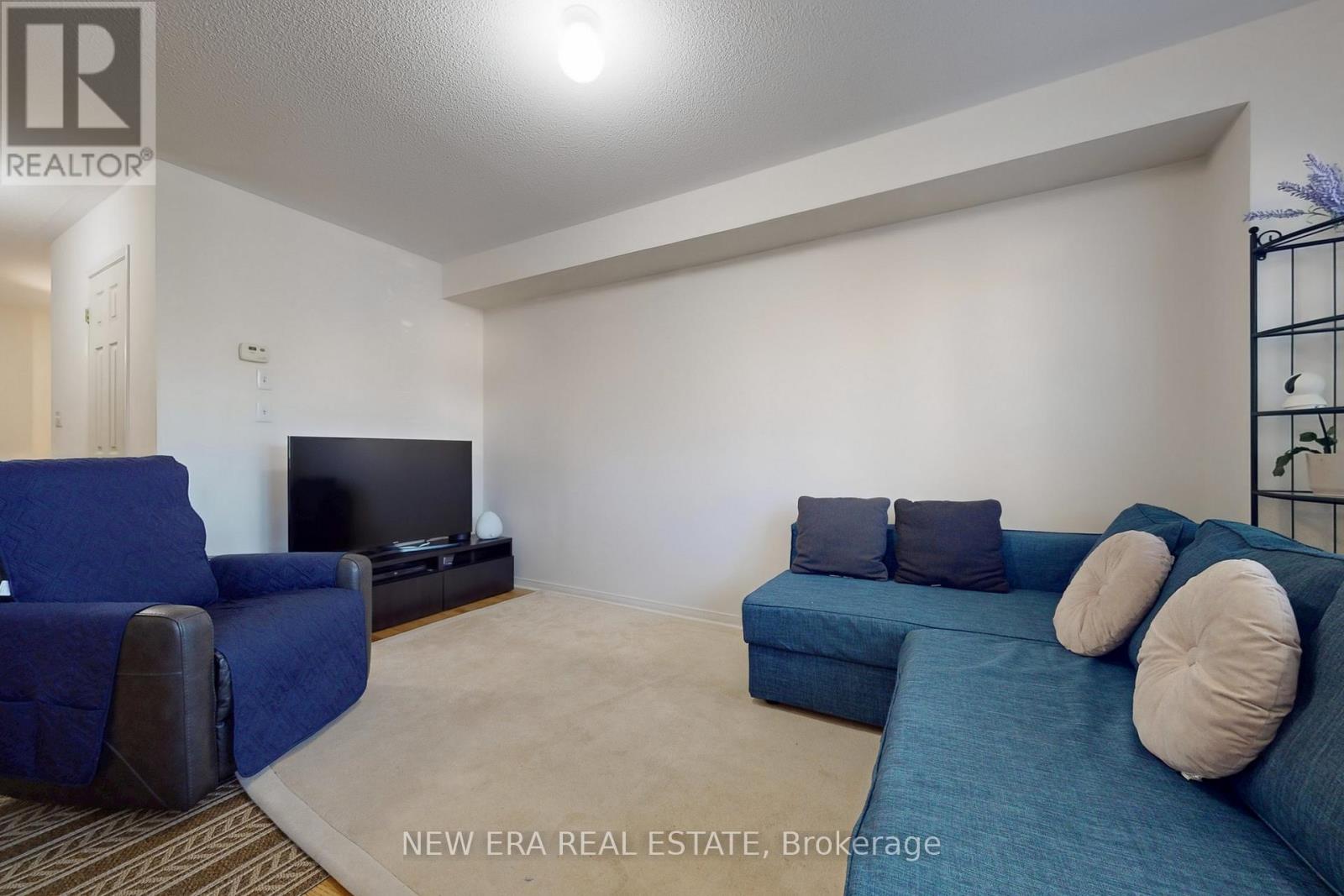 33 Sergio Marchi Street, Toronto, Ontario  M3L 0E5 - Photo 7 - W12451508