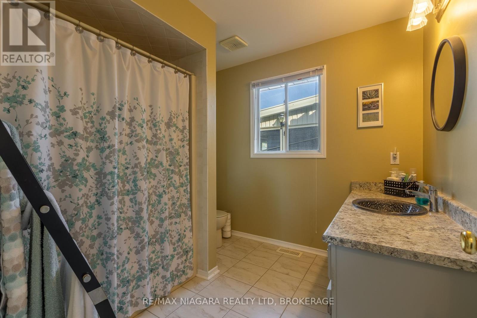 161 Green Pointe Drive, Welland (N. Welland), Ontario  L3C 6Y7 - Photo 13 - X12451616
