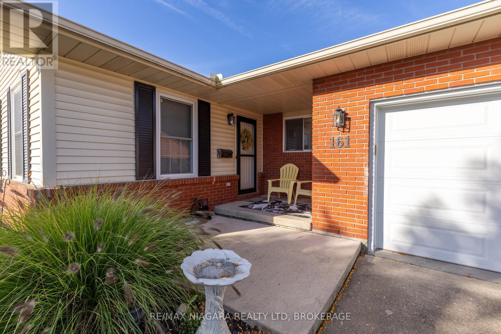 161 Green Pointe Drive, Welland (N. Welland), Ontario  L3C 6Y7 - Photo 2 - X12451616