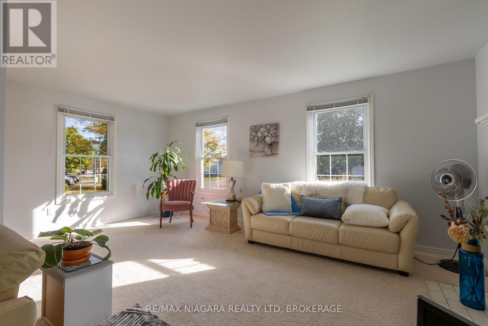 161 Green Pointe Drive, Welland (N. Welland), Ontario  L3C 6Y7 - Photo 5 - X12451616