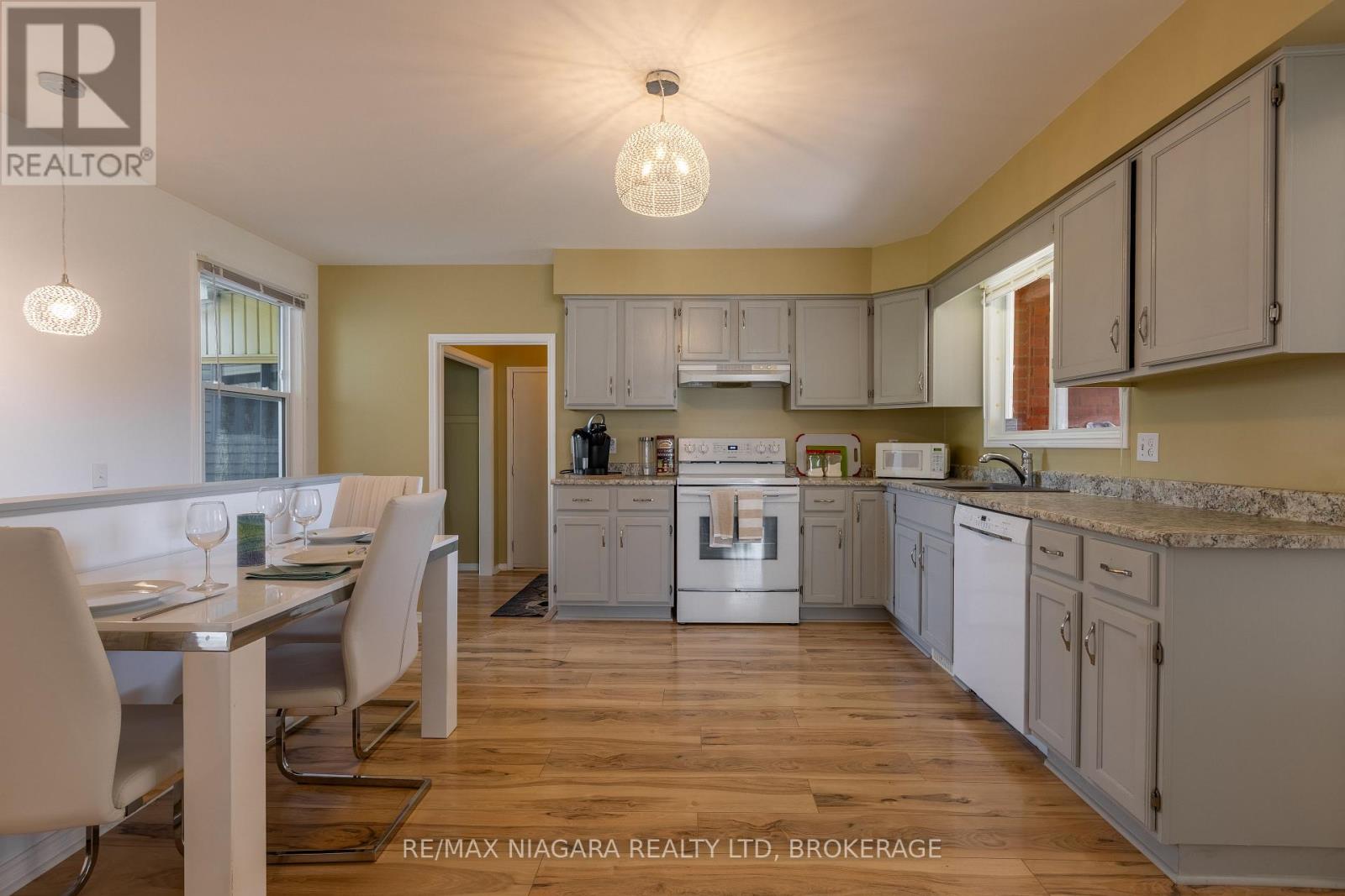 161 Green Pointe Drive, Welland (N. Welland), Ontario  L3C 6Y7 - Photo 8 - X12451616