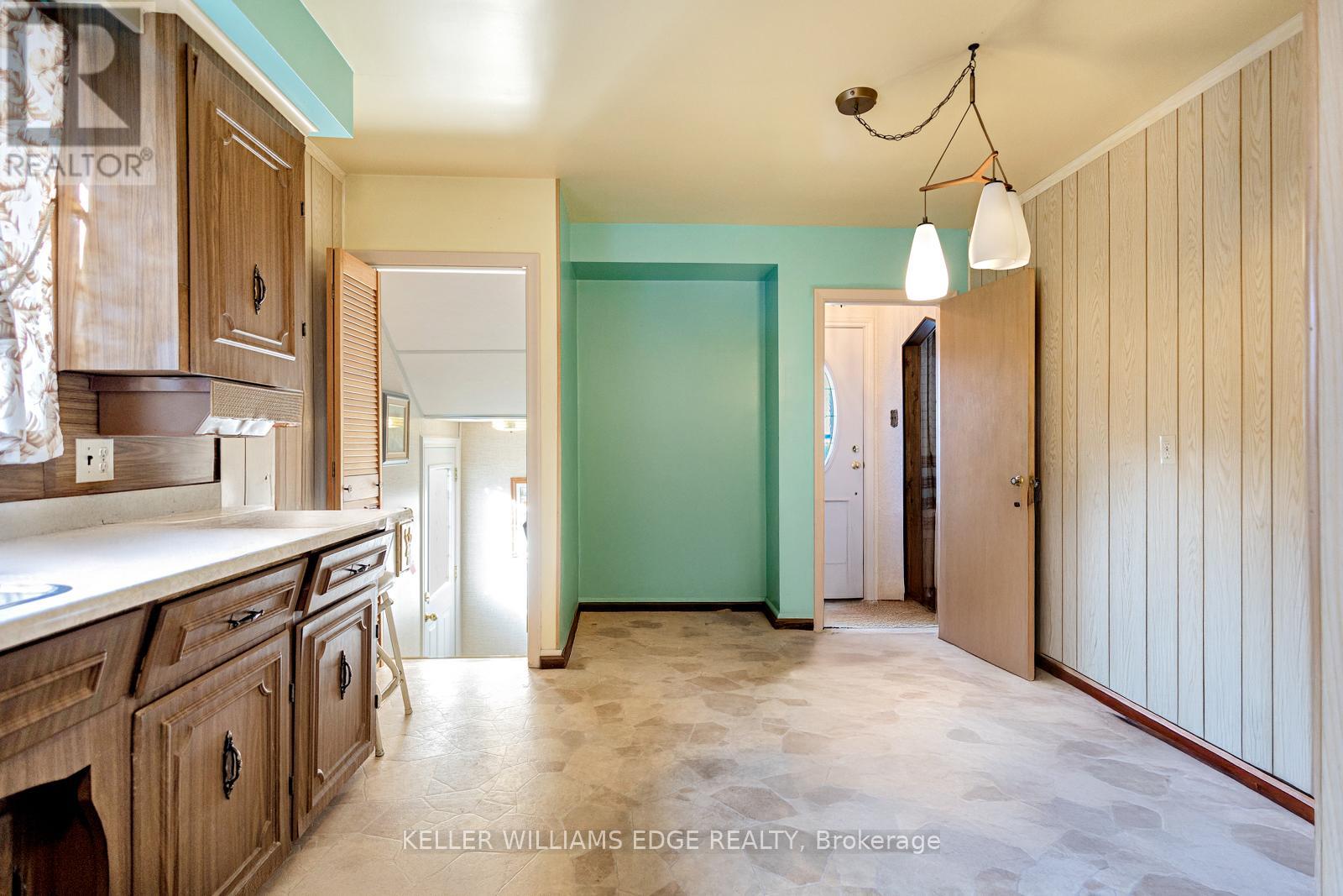 63 Hardale Crescent, Hamilton, Ontario  L8T 1X9 - Photo 6 - X12451482