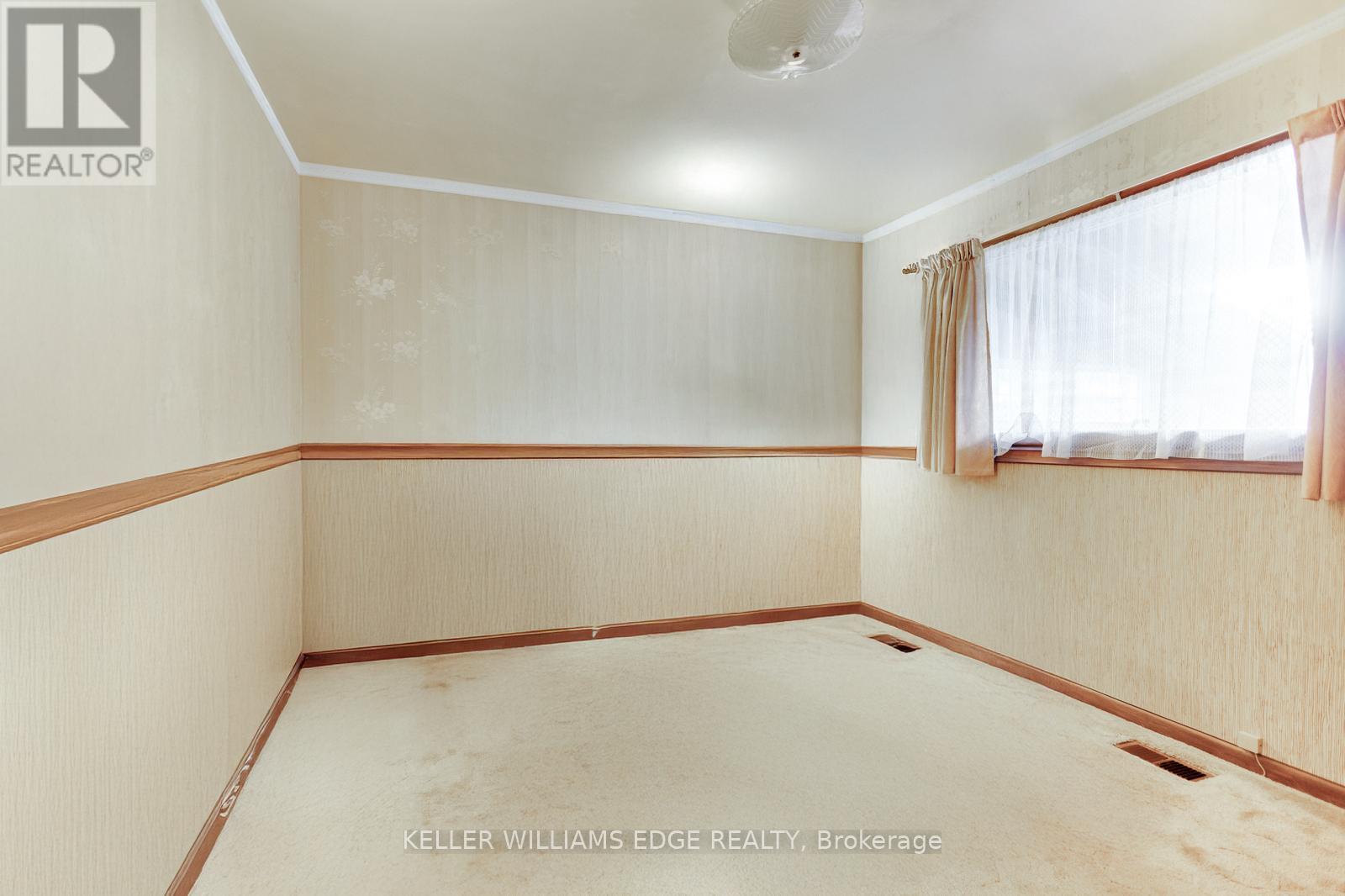 63 Hardale Crescent, Hamilton, Ontario  L8T 1X9 - Photo 8 - X12451482