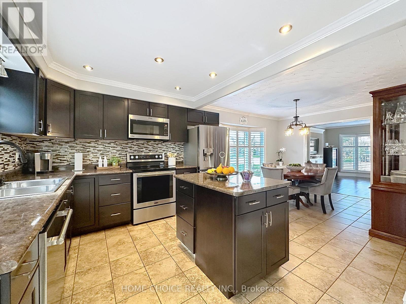 49 Riviera Ridge, Hamilton (Winona Park), Ontario  L8E 5E7 - Photo 13 - X12451484
