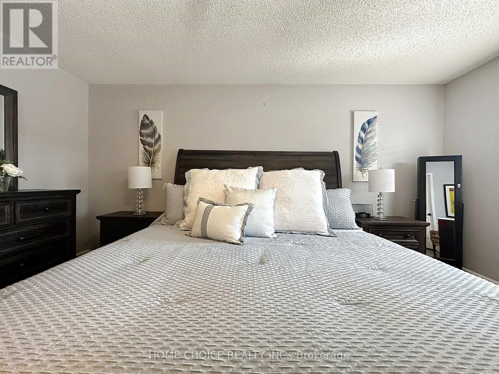 49 Riviera Ridge, Hamilton (Winona Park), Ontario  L8E 5E7 - Photo 23 - X12451484