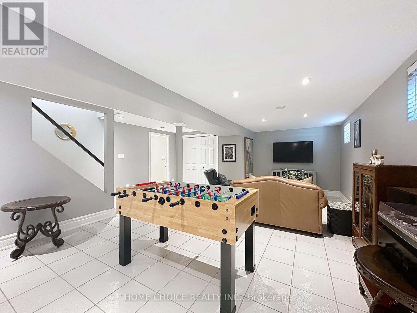 49 Riviera Ridge, Hamilton (Winona Park), Ontario  L8E 5E7 - Photo 31 - X12451484
