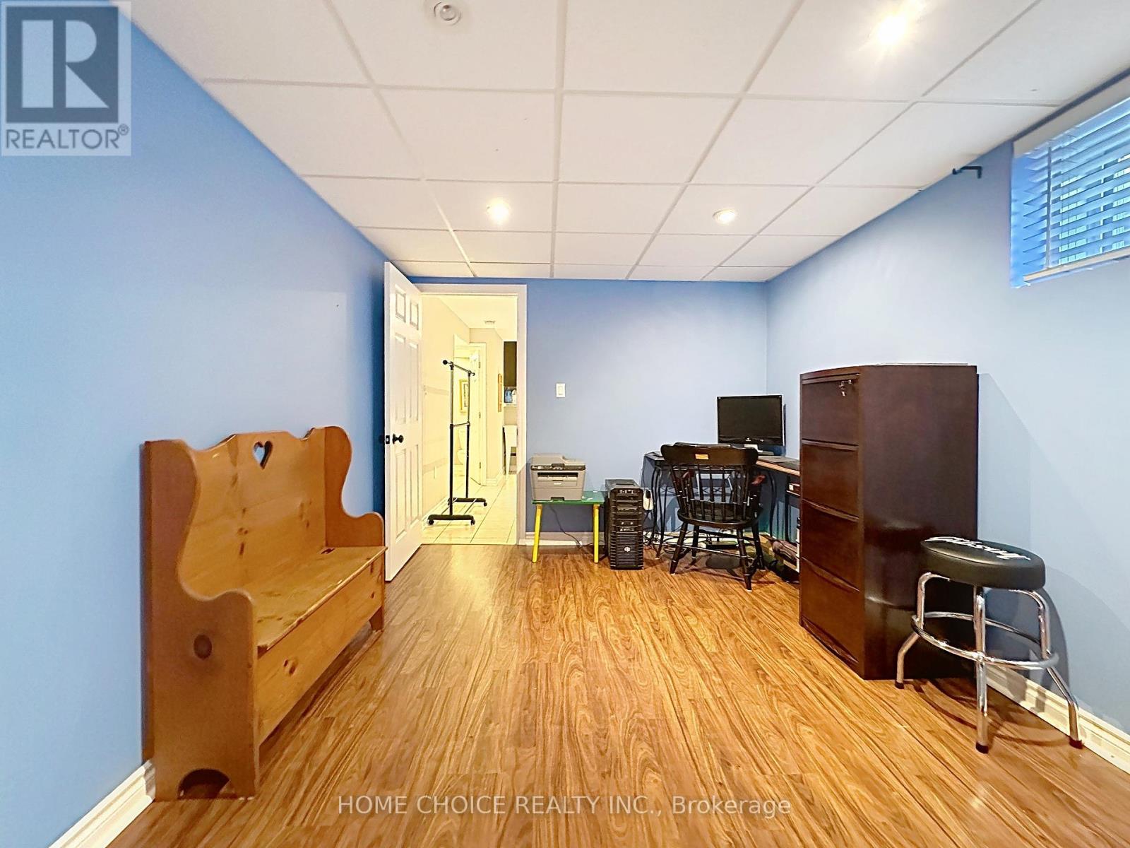 49 Riviera Ridge, Hamilton (Winona Park), Ontario  L8E 5E7 - Photo 38 - X12451484