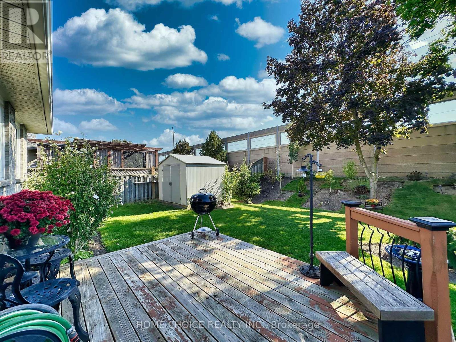 49 Riviera Ridge, Hamilton (Winona Park), Ontario  L8E 5E7 - Photo 44 - X12451484