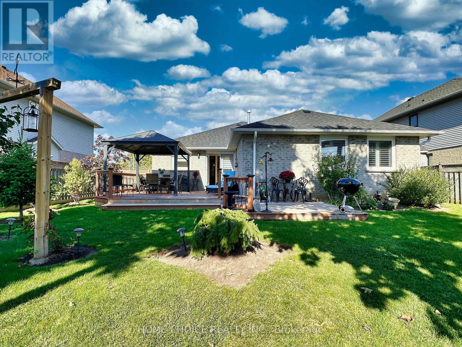49 Riviera Ridge, Hamilton (Winona Park), Ontario  L8E 5E7 - Photo 46 - X12451484