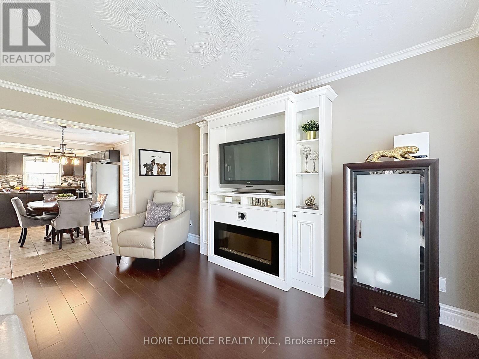 49 Riviera Ridge, Hamilton (Winona Park), Ontario  L8E 5E7 - Photo 6 - X12451484