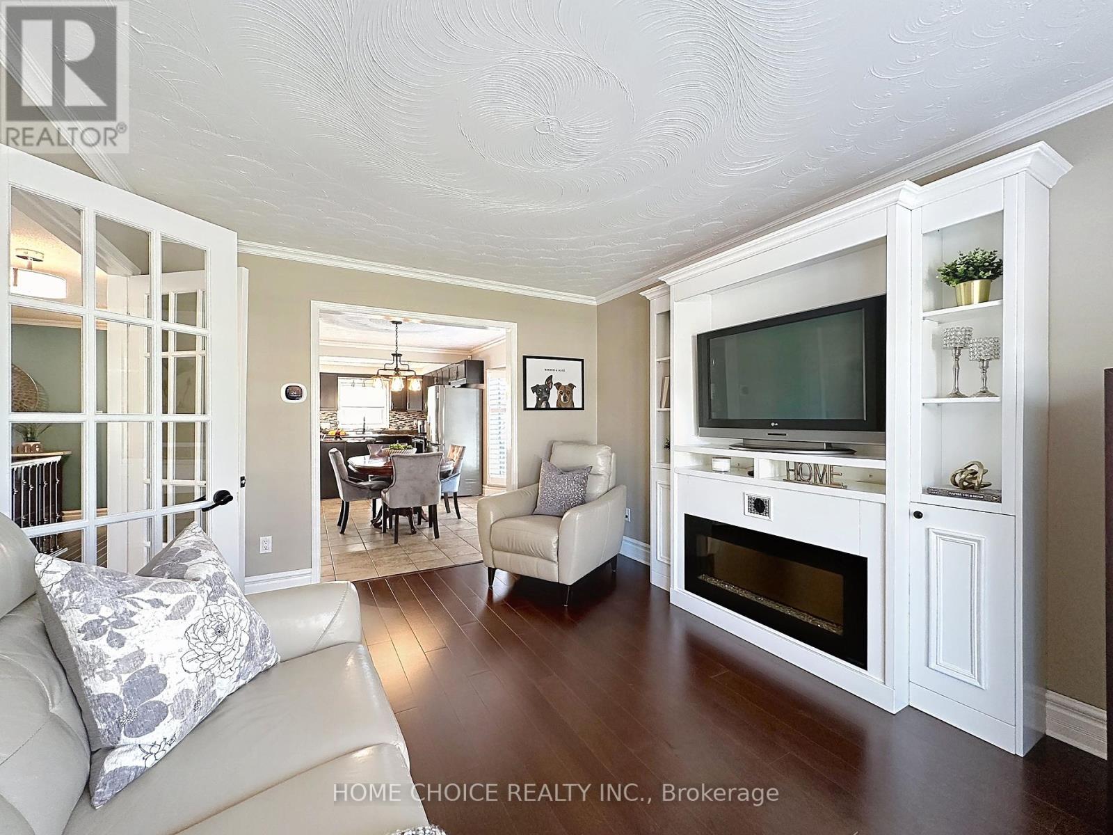 49 Riviera Ridge, Hamilton (Winona Park), Ontario  L8E 5E7 - Photo 8 - X12451484