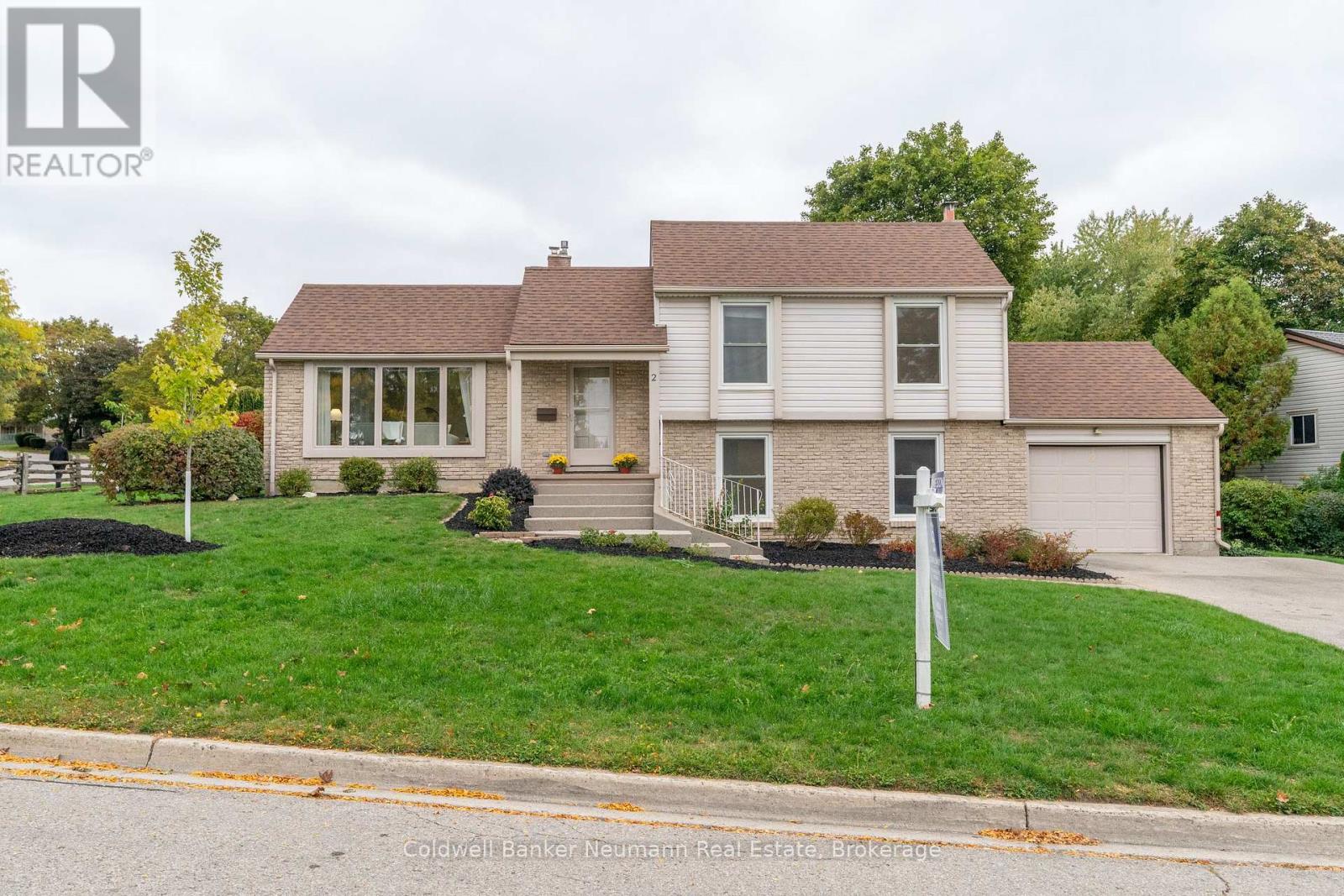 2 LISA LANE, Guelph, Ontario
