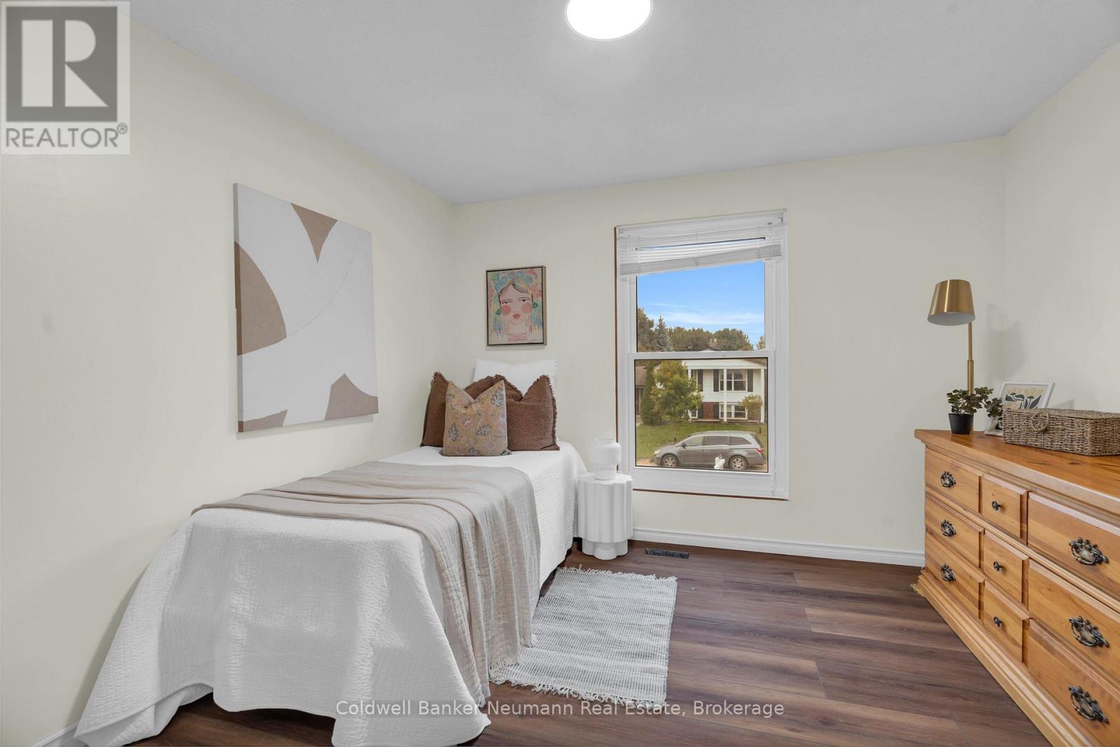2 Lisa Lane, Guelph, Ontario  N1H 7H7 - Photo 11 - X12451680