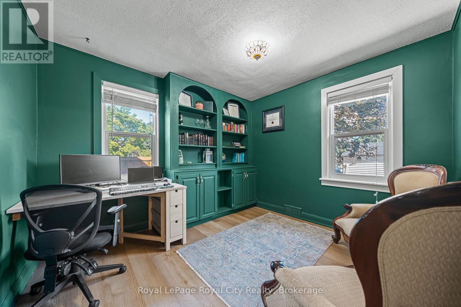 15 Dudhope Avenue, Cambridge, Ontario  N1R 4T2 - Photo 14 - X12451684