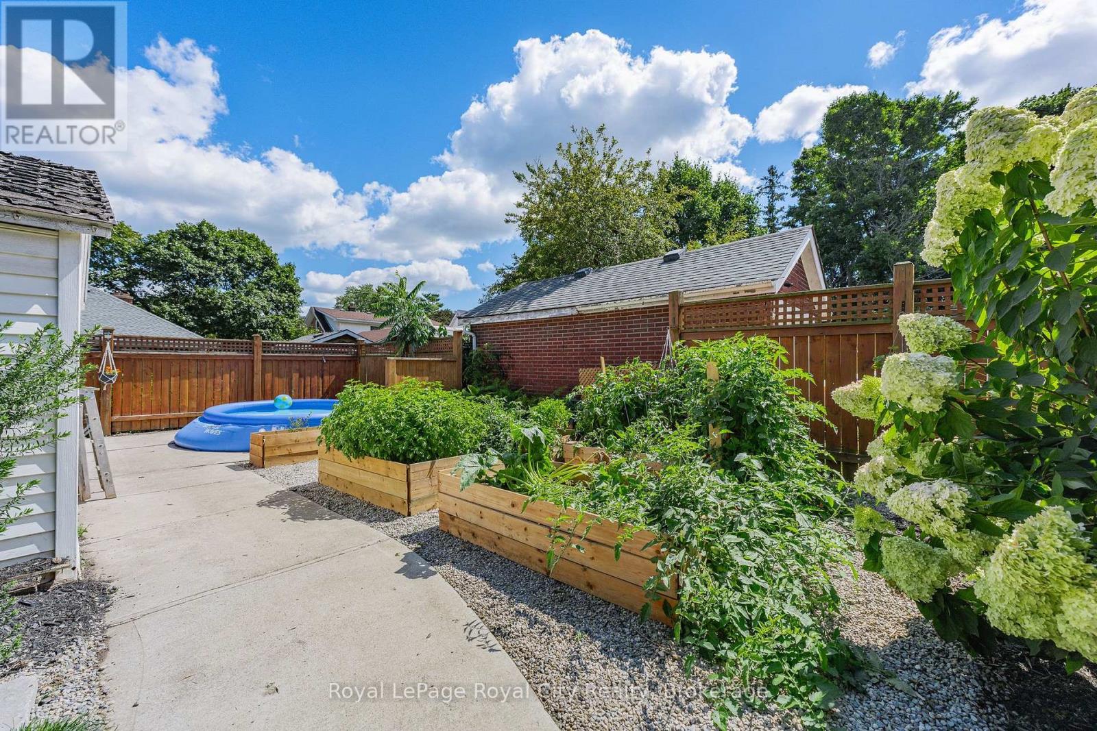 15 Dudhope Avenue, Cambridge, Ontario  N1R 4T2 - Photo 38 - X12451684