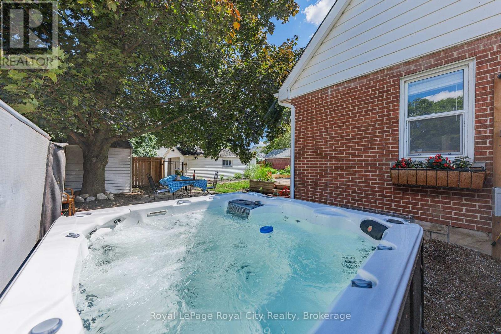 15 Dudhope Avenue, Cambridge, Ontario  N1R 4T2 - Photo 36 - X12451684