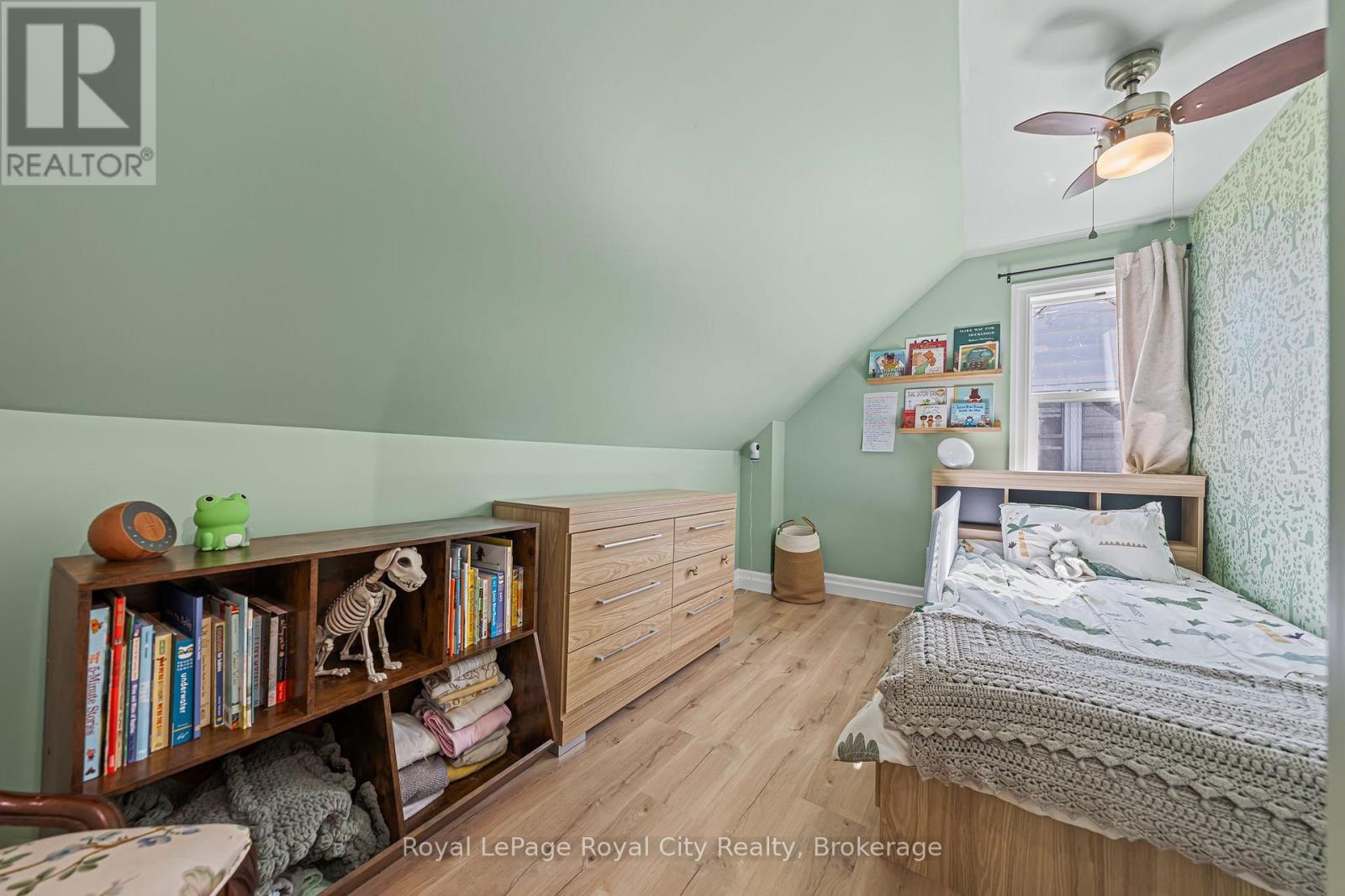 15 Dudhope Avenue, Cambridge, Ontario  N1R 4T2 - Photo 24 - X12451684