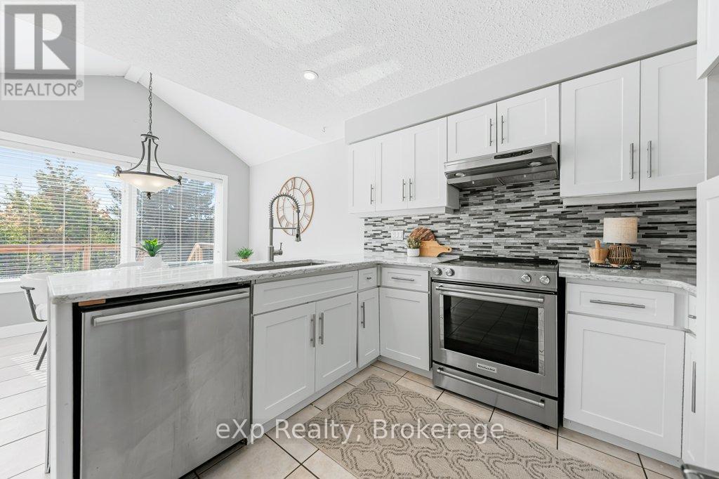 43 Boulder Crescent, Guelph (Clairfields/hanlon Business Park), Ontario  N1G 5A2 - Photo 12 - X12451686