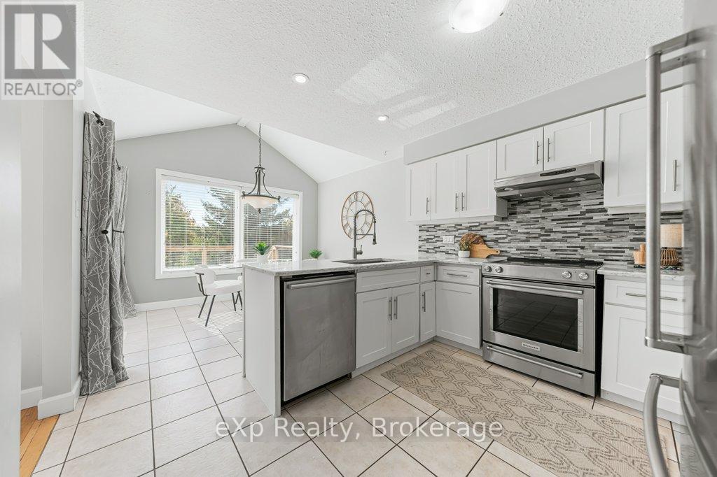 43 Boulder Crescent, Guelph (Clairfields/hanlon Business Park), Ontario  N1G 5A2 - Photo 11 - X12451686