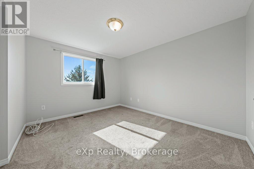 43 Boulder Crescent, Guelph (Clairfields/hanlon Business Park), Ontario  N1G 5A2 - Photo 23 - X12451686