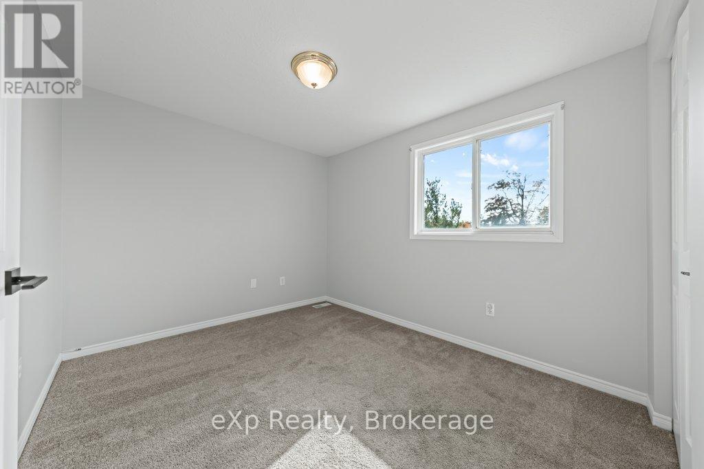 43 Boulder Crescent, Guelph (Clairfields/hanlon Business Park), Ontario  N1G 5A2 - Photo 24 - X12451686